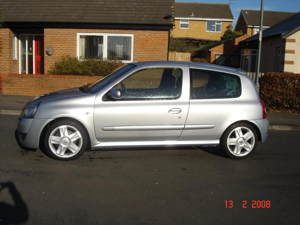 RenaultClio17213-02-083.webp