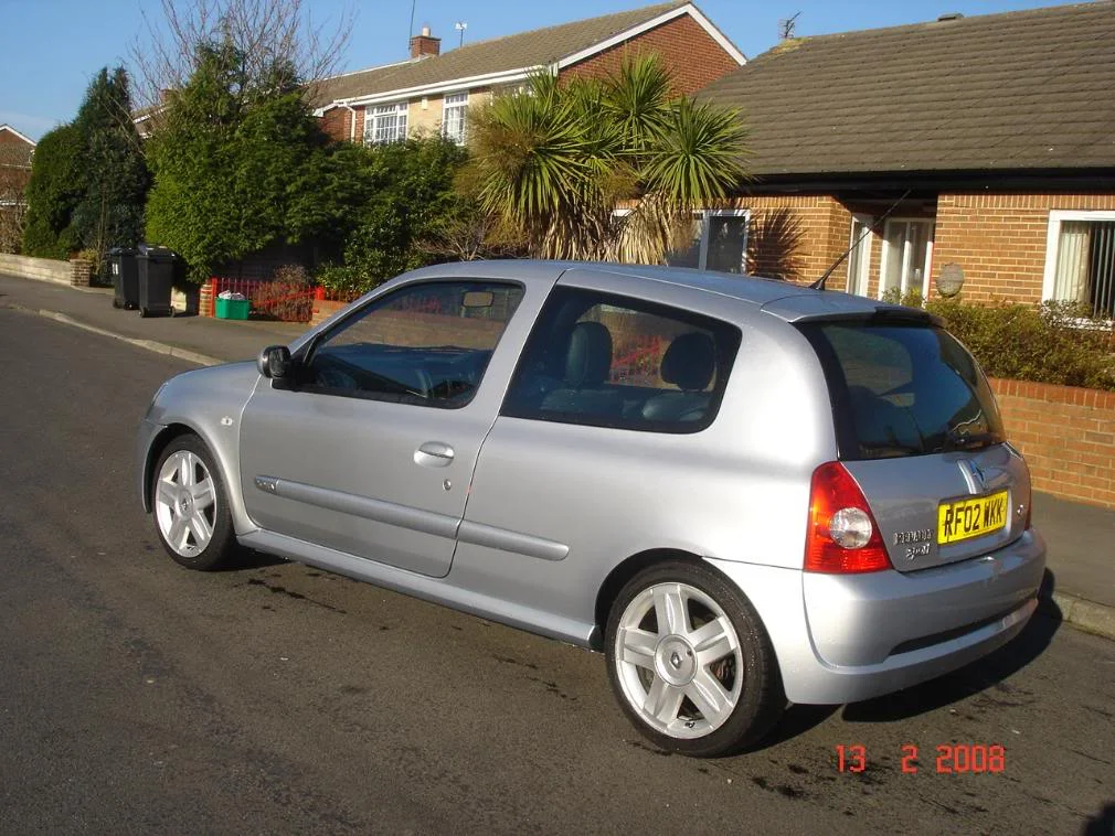 RenaultClio17213-02-086.webp