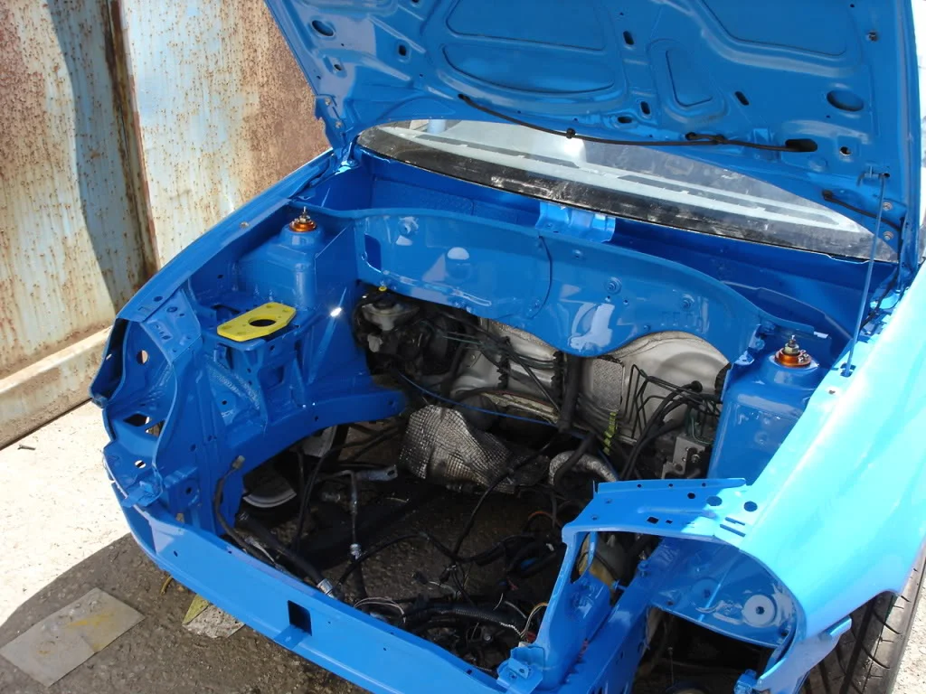 RenaultClio17217-06-10-Enginebay1.webp