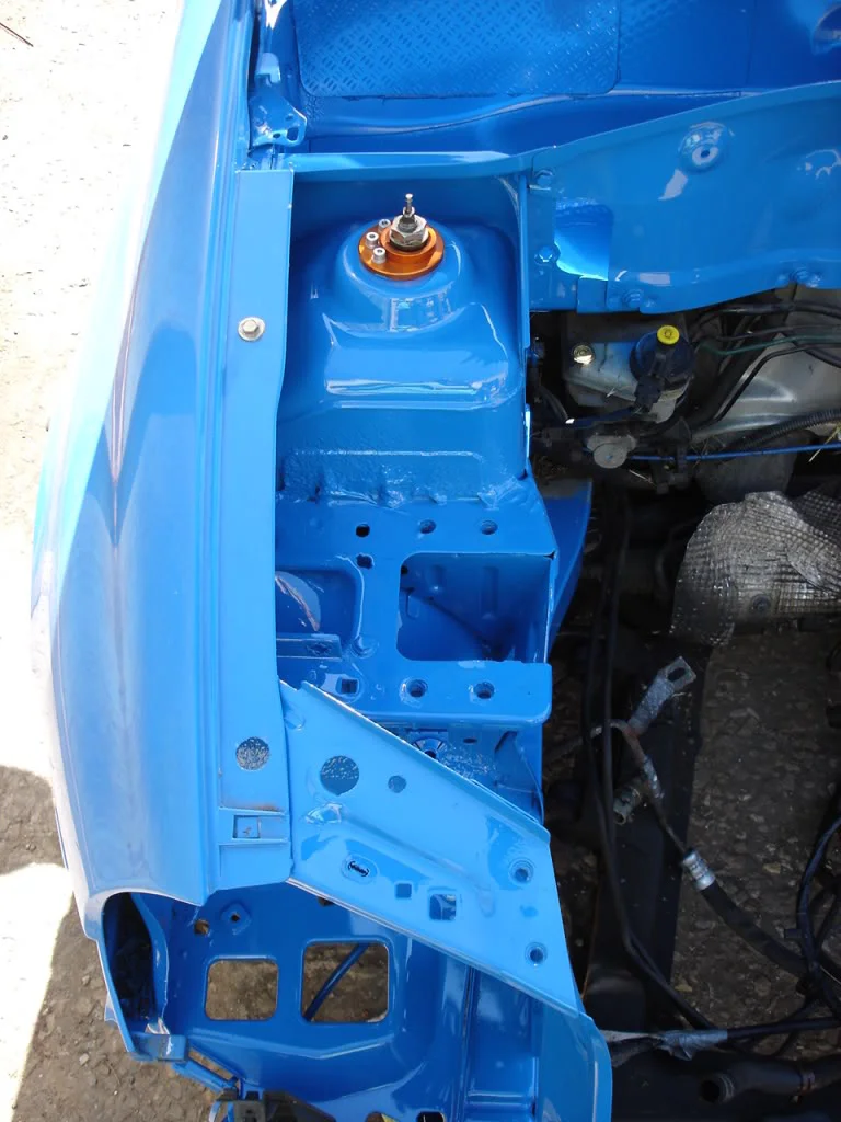 RenaultClio17217-06-10-Enginebay11.webp