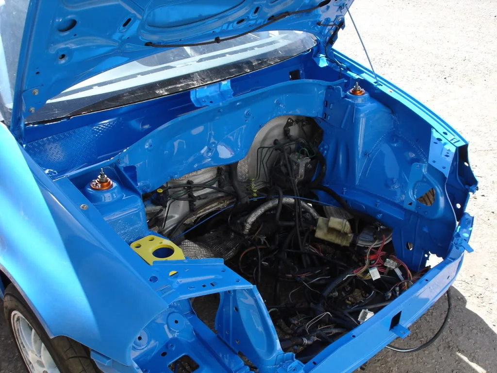 RenaultClio17217-06-10-Enginebay6.webp