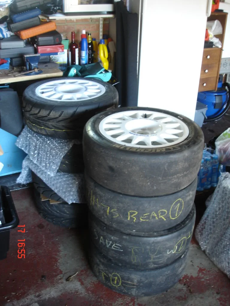 RenaultClio17217-06-10-Slicktyres1.webp