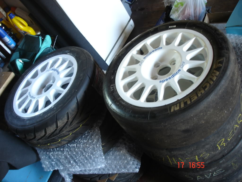 RenaultClio17217-06-10-Slicktyres3.jpg