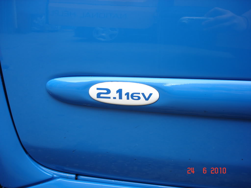 RenaultClio17224-06-10-Badge.jpg