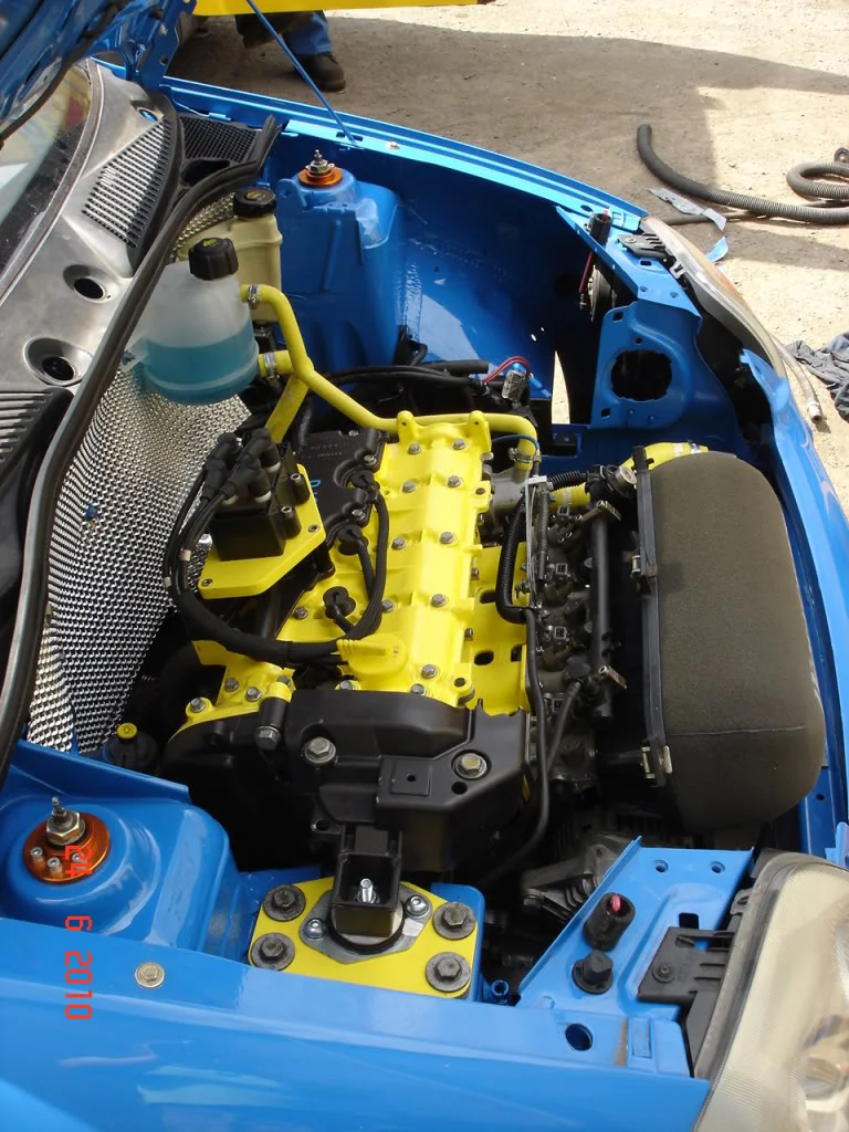 RenaultClio17224-06-10-Engine10.webp