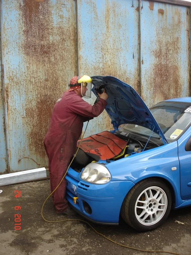 RenaultClio17224-06-10-Modifiedbonn.webp