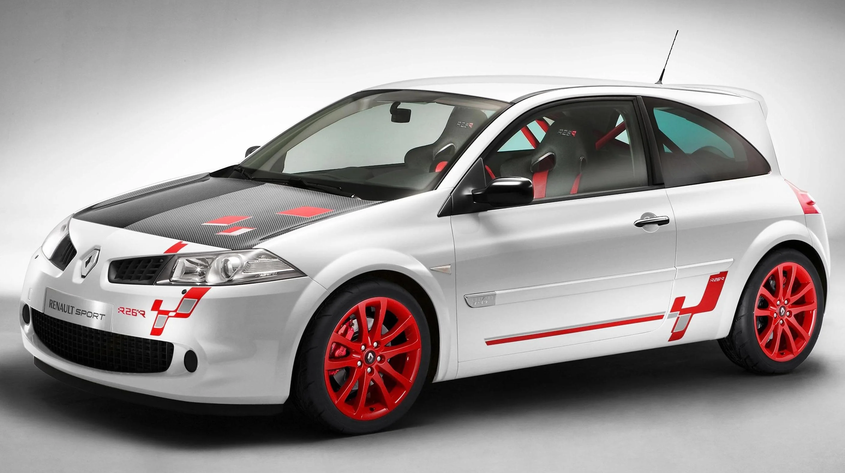renaultmeganer26r.webp