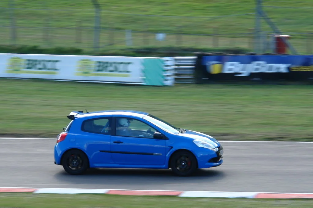 RenaultSportTrackdayBrandsHatchOct12011.webp