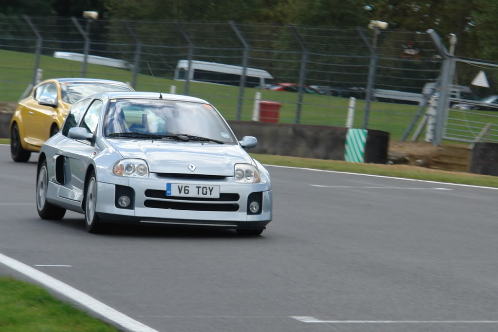 RenaultSportTrackdayBrandsHatchOct12079.jpg