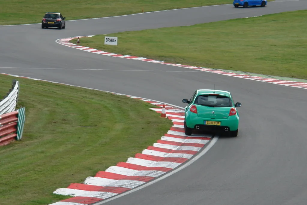 RenaultSportTrackdayBrandsHatchOct12087.webp