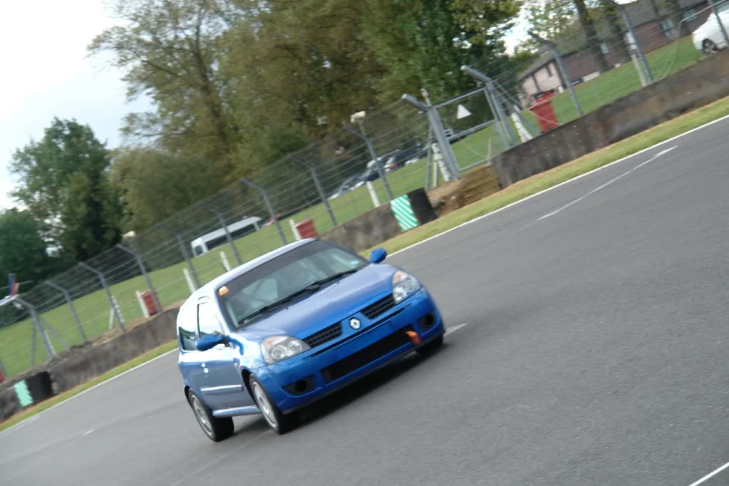 RenaultSportTrackdayBrandsHatchOct12098.webp