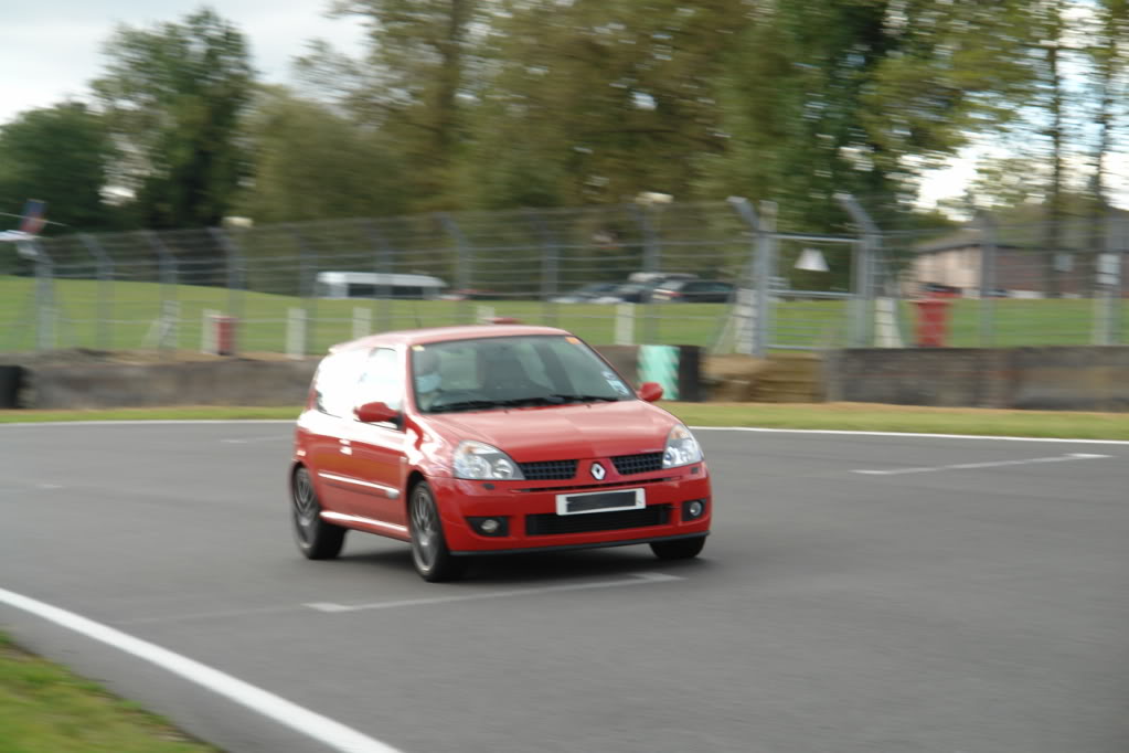 RenaultSportTrackdayBrandsHatchOct12102.jpg