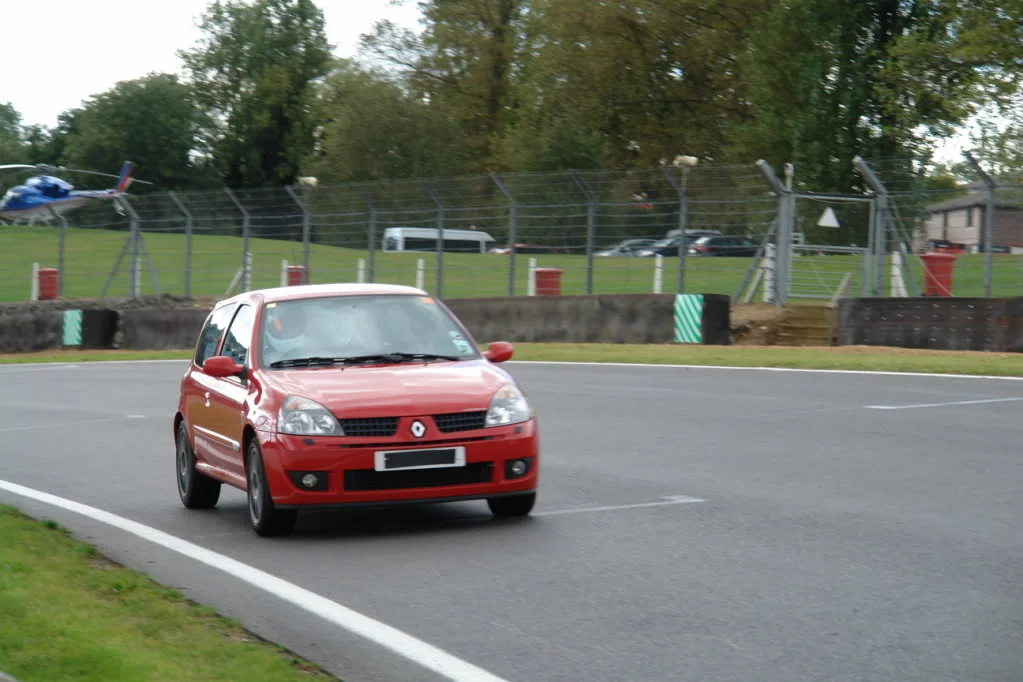 RenaultSportTrackdayBrandsHatchOct12116.webp