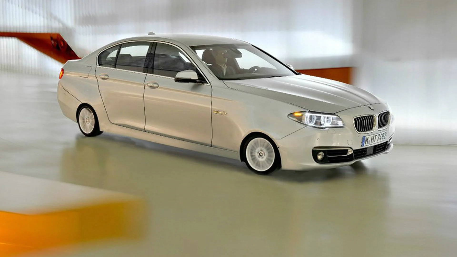 renders-of-cars-with-tiny-wheels.webp
