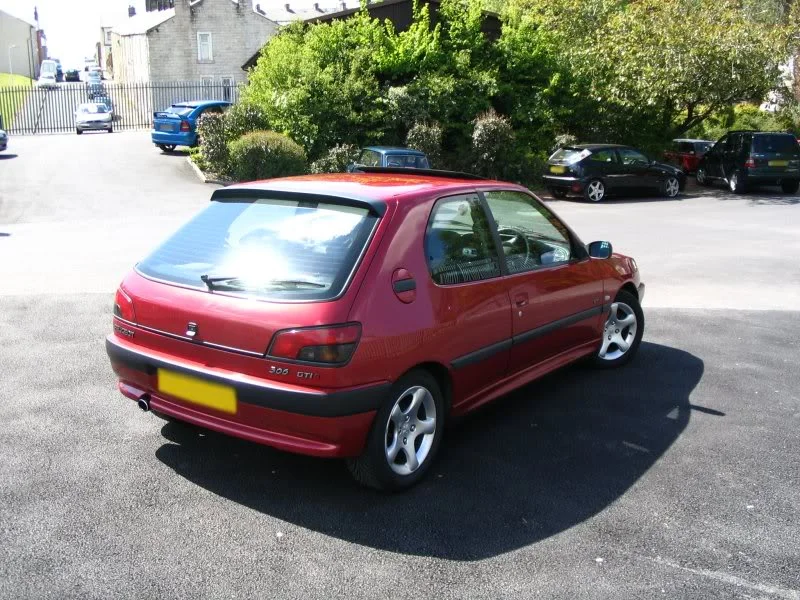 Rich-D_306_GTi-6_Rear_Side_01.webp
