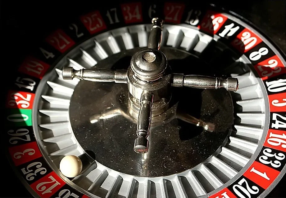 Roulette_wheel.webp