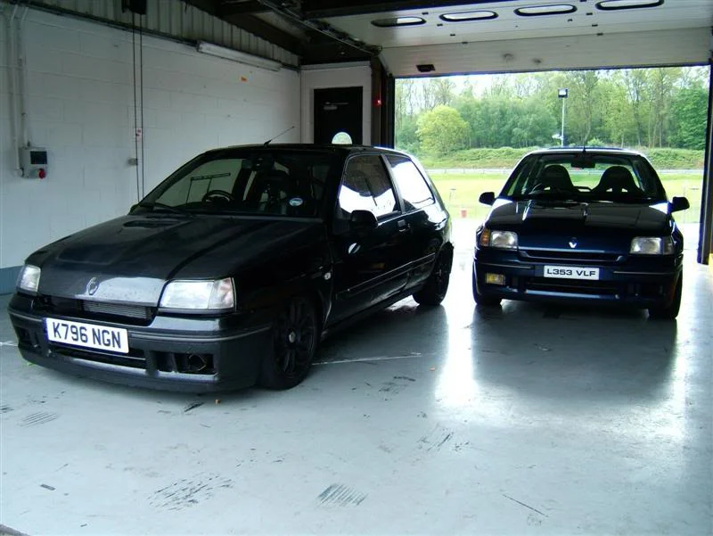 rstrackday14thmaybrandshatch004Medi.webp