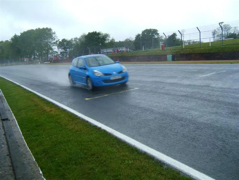rstrackday14thmaybrandshatch031Medi.webp