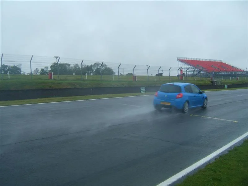 rstrackday14thmaybrandshatch036Medi.webp