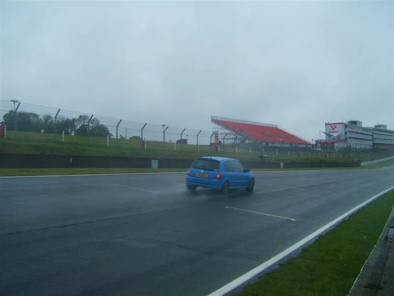 rstrackday14thmaybrandshatch038Medi.webp