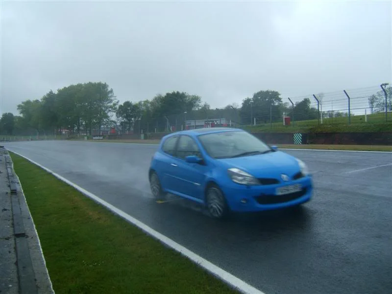 rstrackday14thmaybrandshatch041Medi.webp
