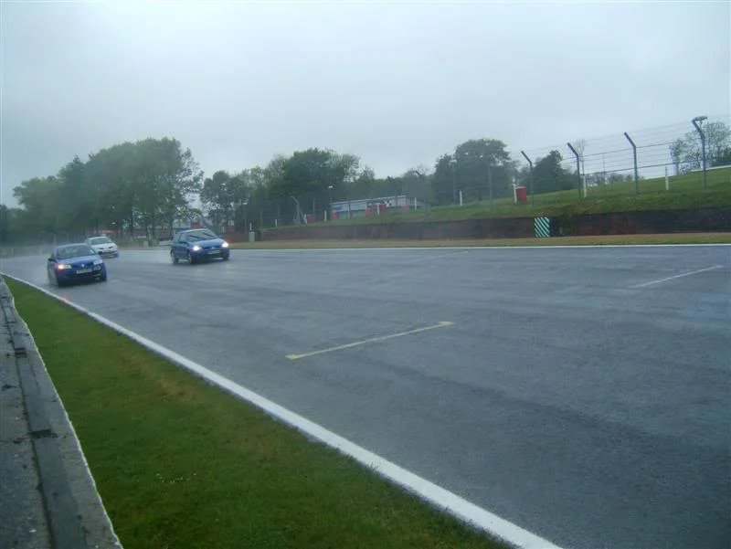 rstrackday14thmaybrandshatch044Medi.webp
