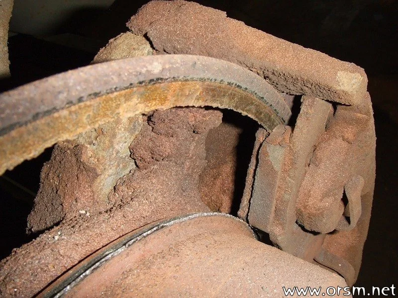 rusted_brake_discs_02.webp