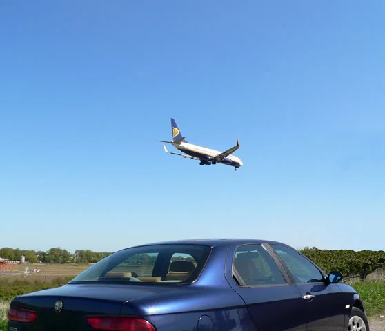 RyanairplaneoveralfaSMALL.webp