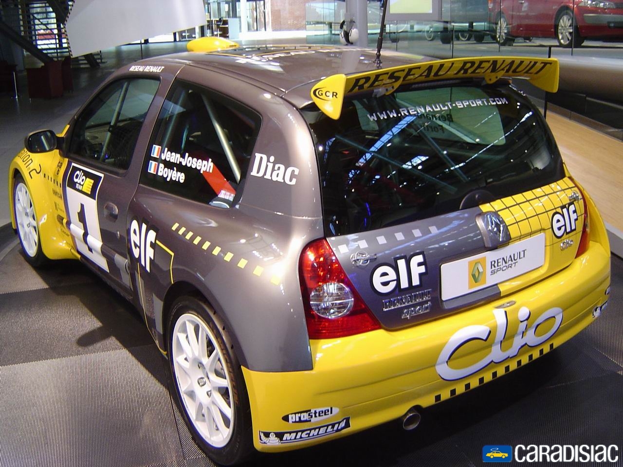 S0-Clio-RS-Super-1600-3-4-ARRIERE-photo58884-66596.jpg