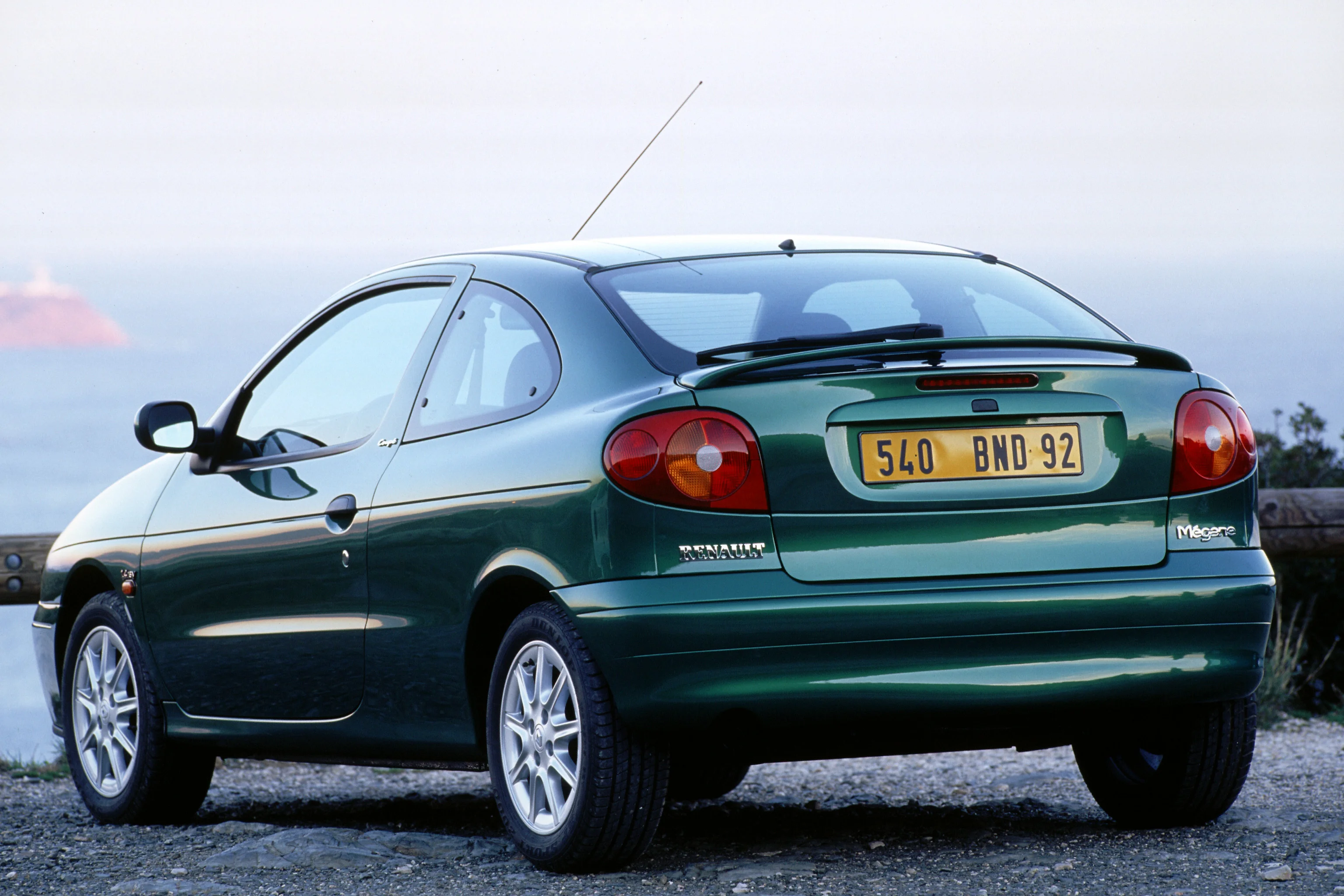 S0-modele--renault-megane-coupe.webp
