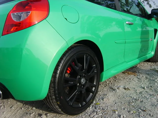 S8300995.webp