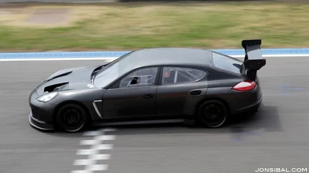 sacarfan-porsche-panamera-race-car-2.webp