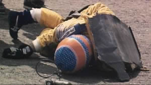 safety_martin_donnelly_wreckag_jerez_1990_1.jpg