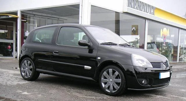 samitch_1092855324_clio_rs_007_modif_640.webp