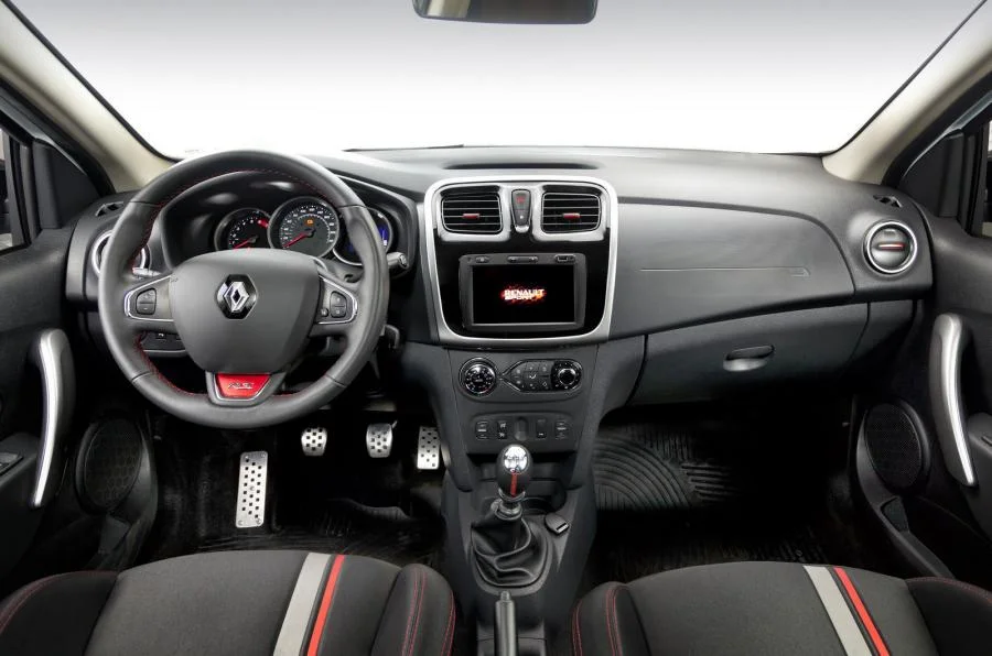 sandero-rs-web-0126.webp