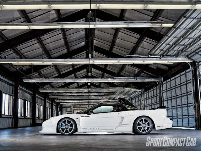 sccp_0902_02_z+2005_honda_nsx_type_r+nsx_side.webp