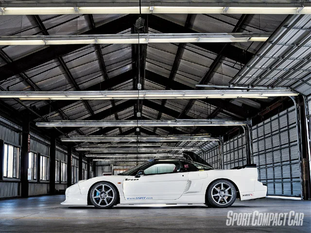 sccp_0902_02_z+2005_honda_nsx_type_r+nsx_side.webp