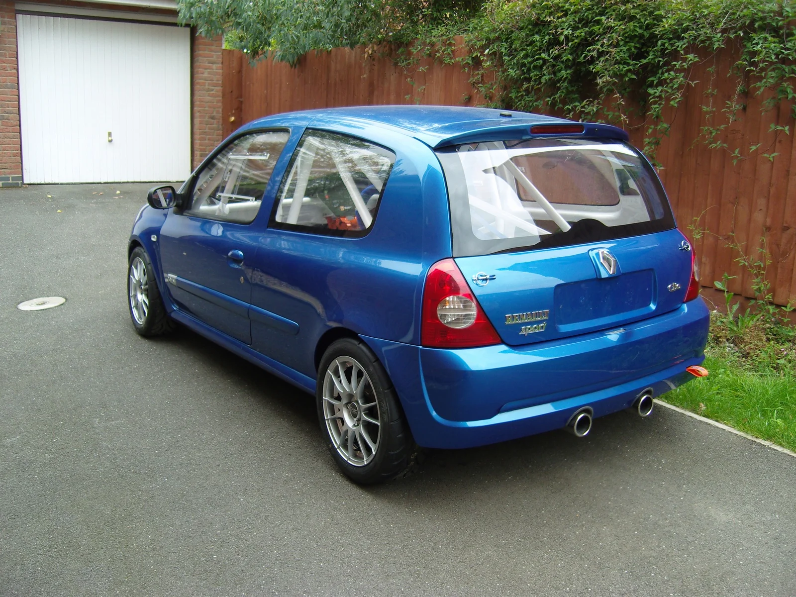 sideviewonwheels2.webp