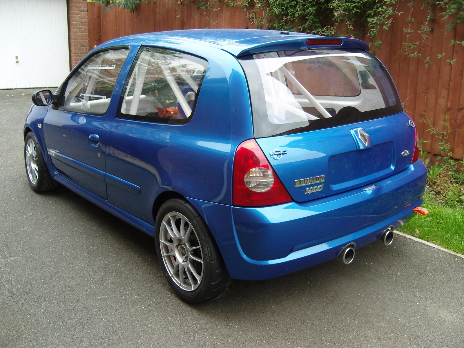 sideviewonwheels3.webp