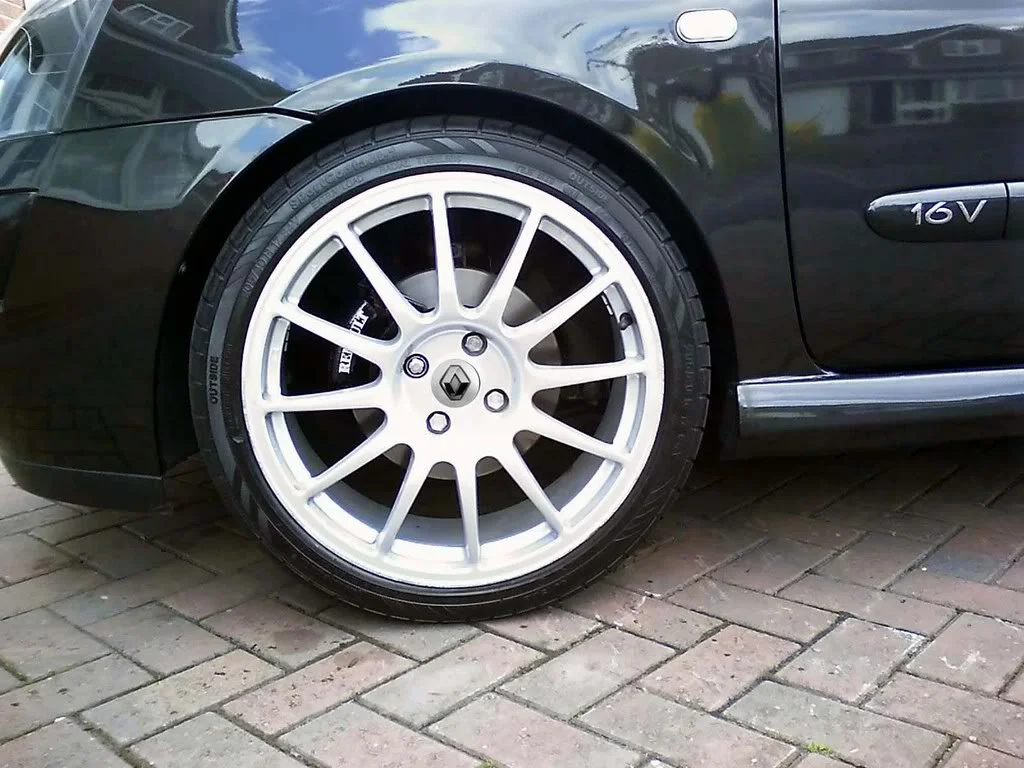 silvercrenaultap.webp