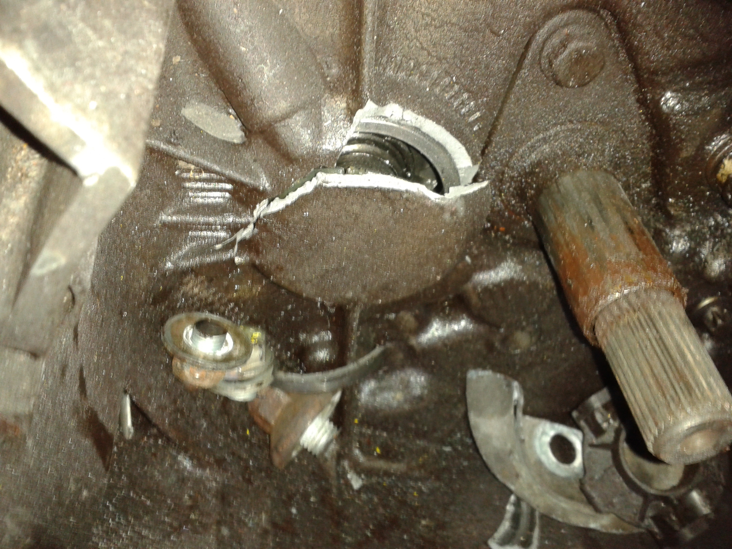 SMASHED GEARBOX 1.jpg