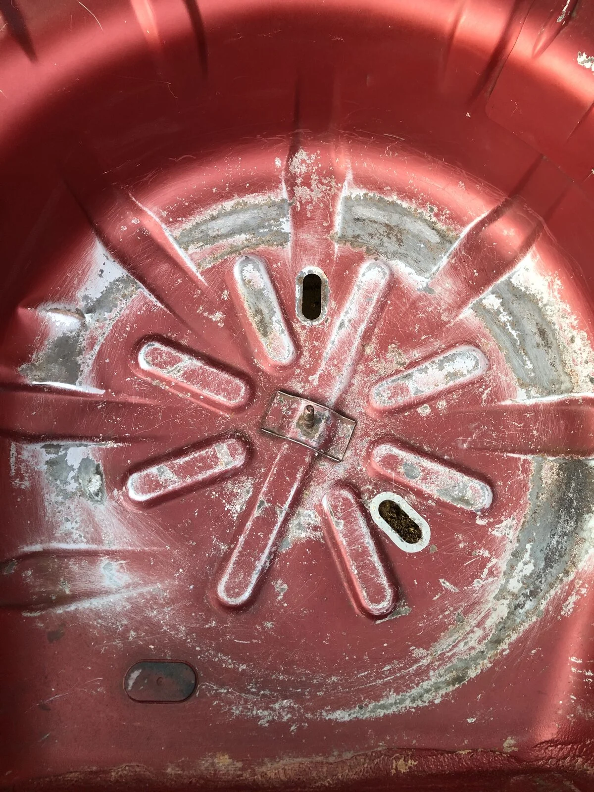 Spare_wheel_well_wire_brush.webp