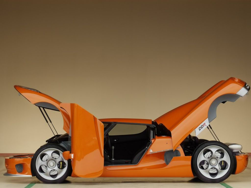 srcKoenigsegg-CCR-003.jpg