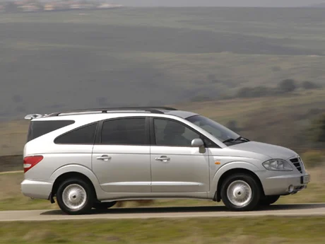 ssangyong_rodius.webp