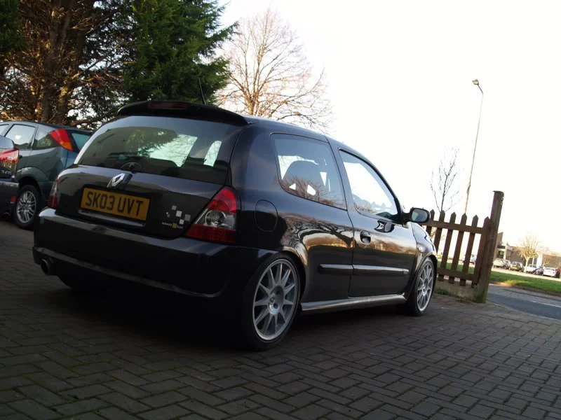 StAndrewsDirtyClioJan09001.webp