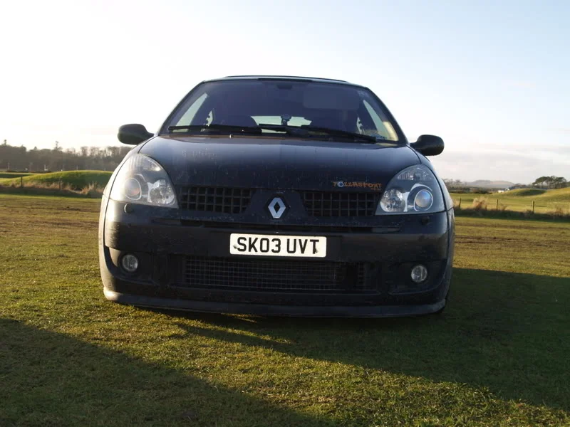 StAndrewsDirtyClioJan09004.webp