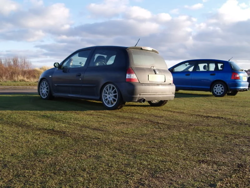 StAndrewsDirtyClioJan09009.webp