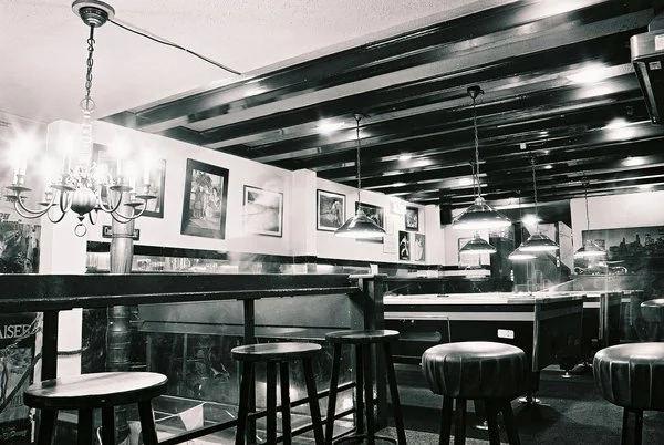 still_bar_by_tin_tin.webp