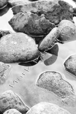 Stones.jpg Stones.jpg