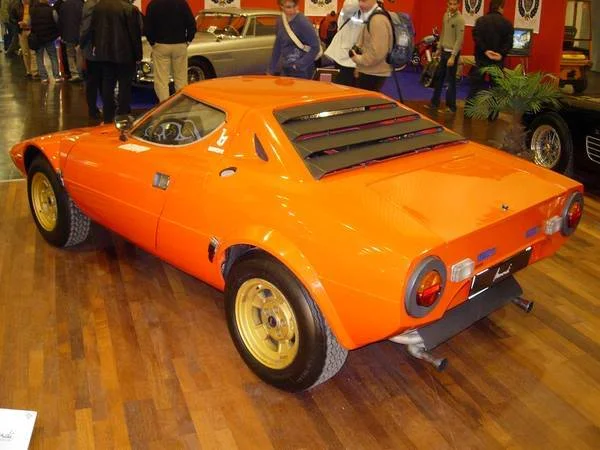 stratos.webp
